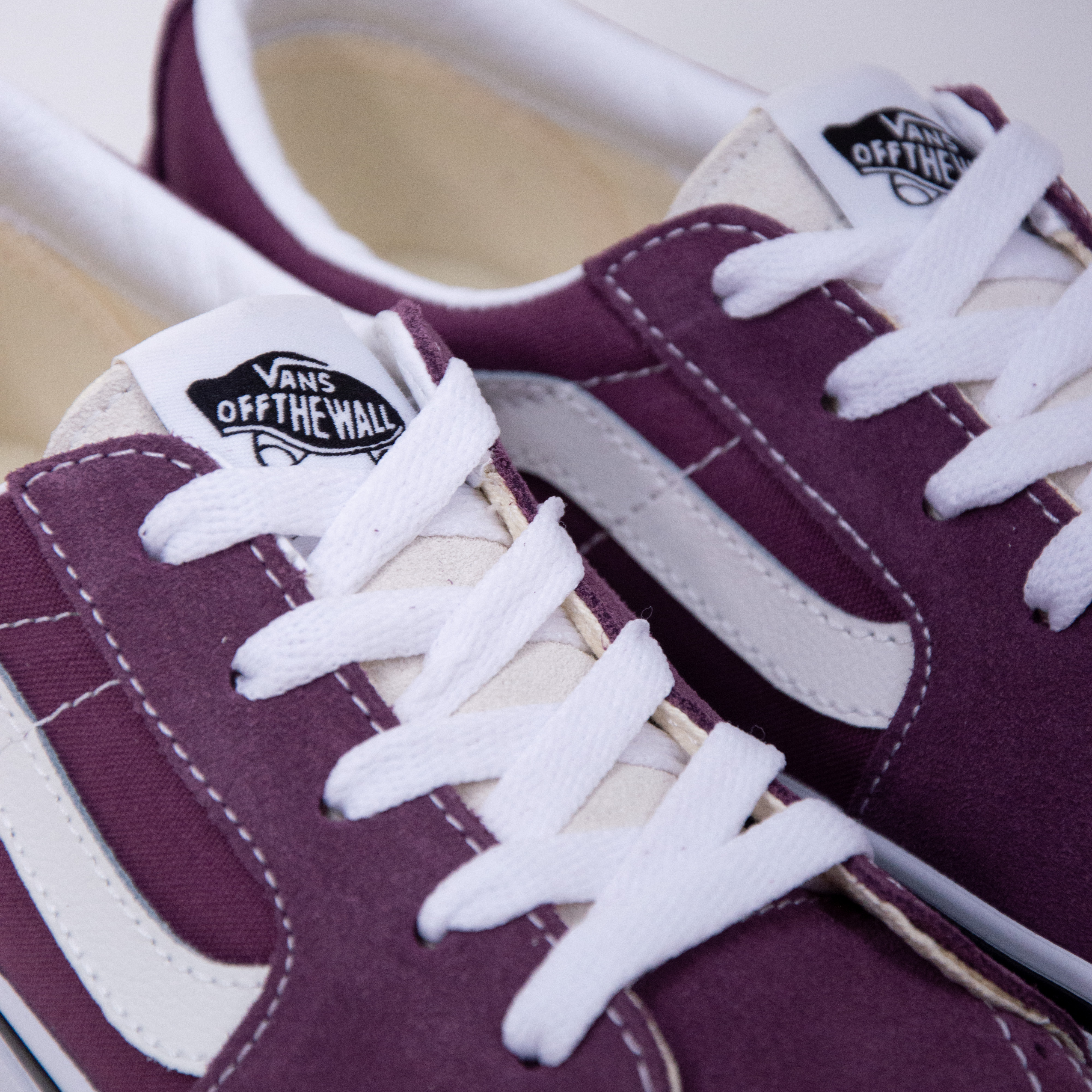 Vans - SK8-LOW - Vacation Casuals Plum Wine Vans - SK8-LOW - Vacation Casuals Plum Wine