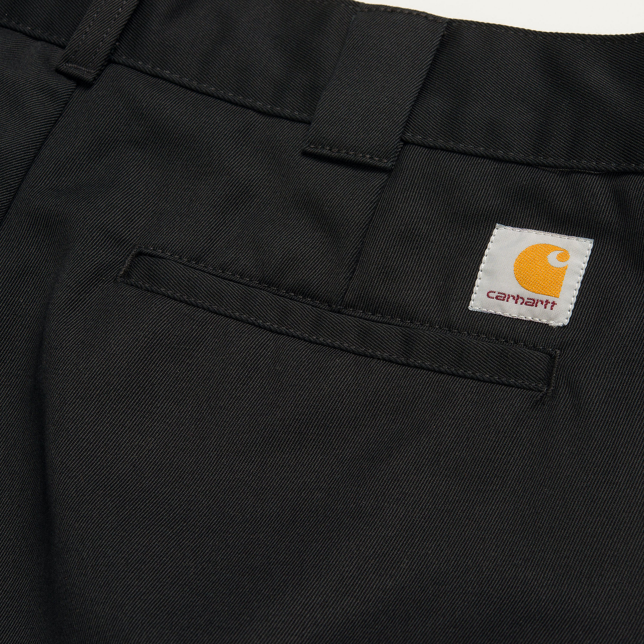 Carhartt WIP - MASTER SHORT - Black Rinsed