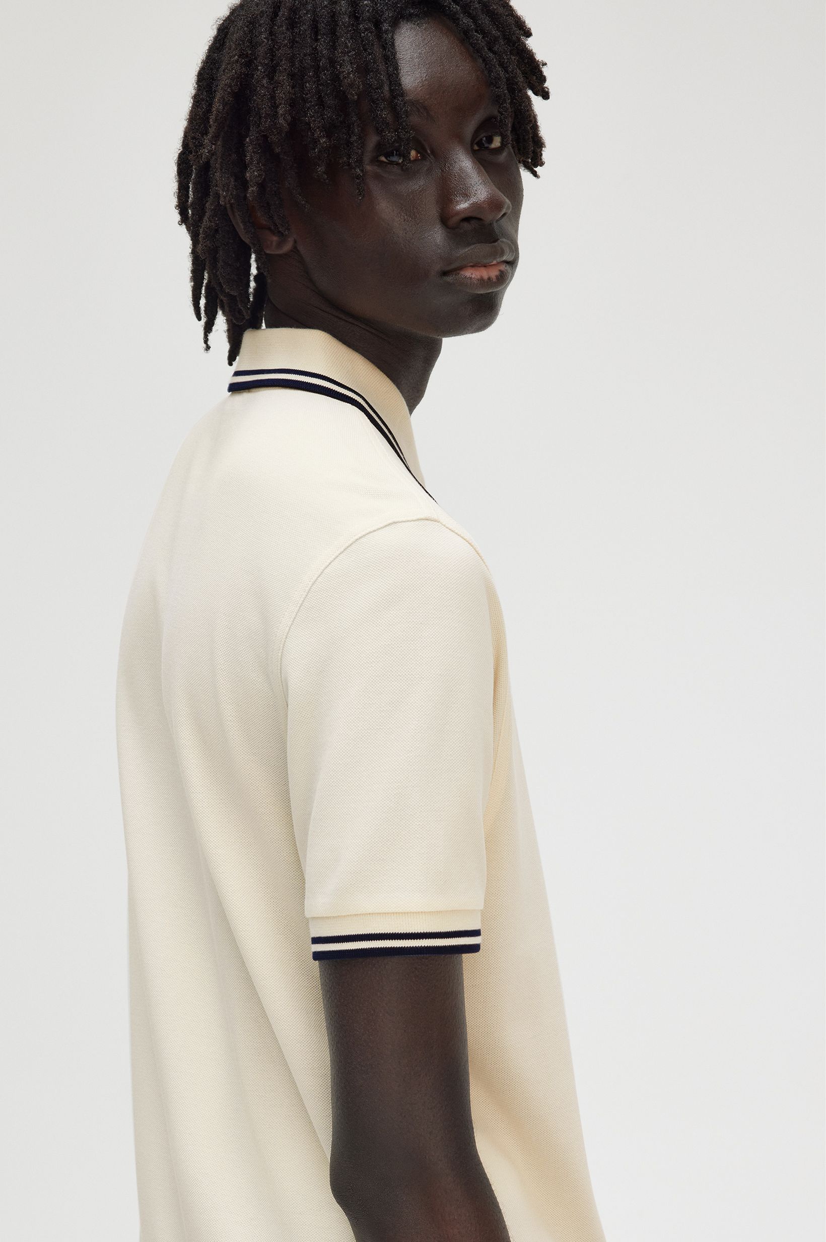 Fred Perry - TWIN TIPPED POLO SHIRT - Ecru/Tennis Blue Fred Perry - TWIN TIPPED POLO SHIRT - Ecru/Tennis Blue