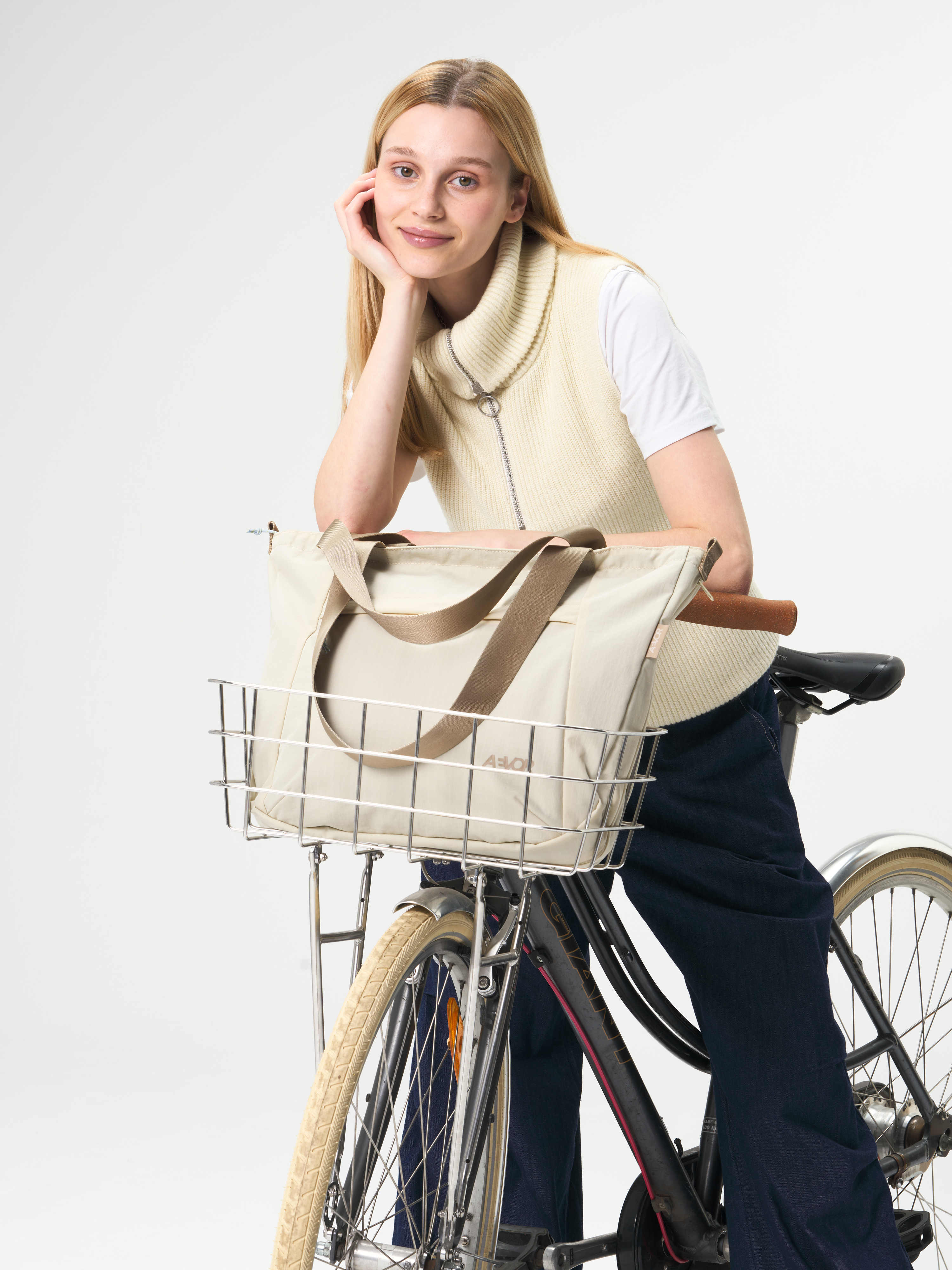 Aevor - BIKE SHOPPER - Off White