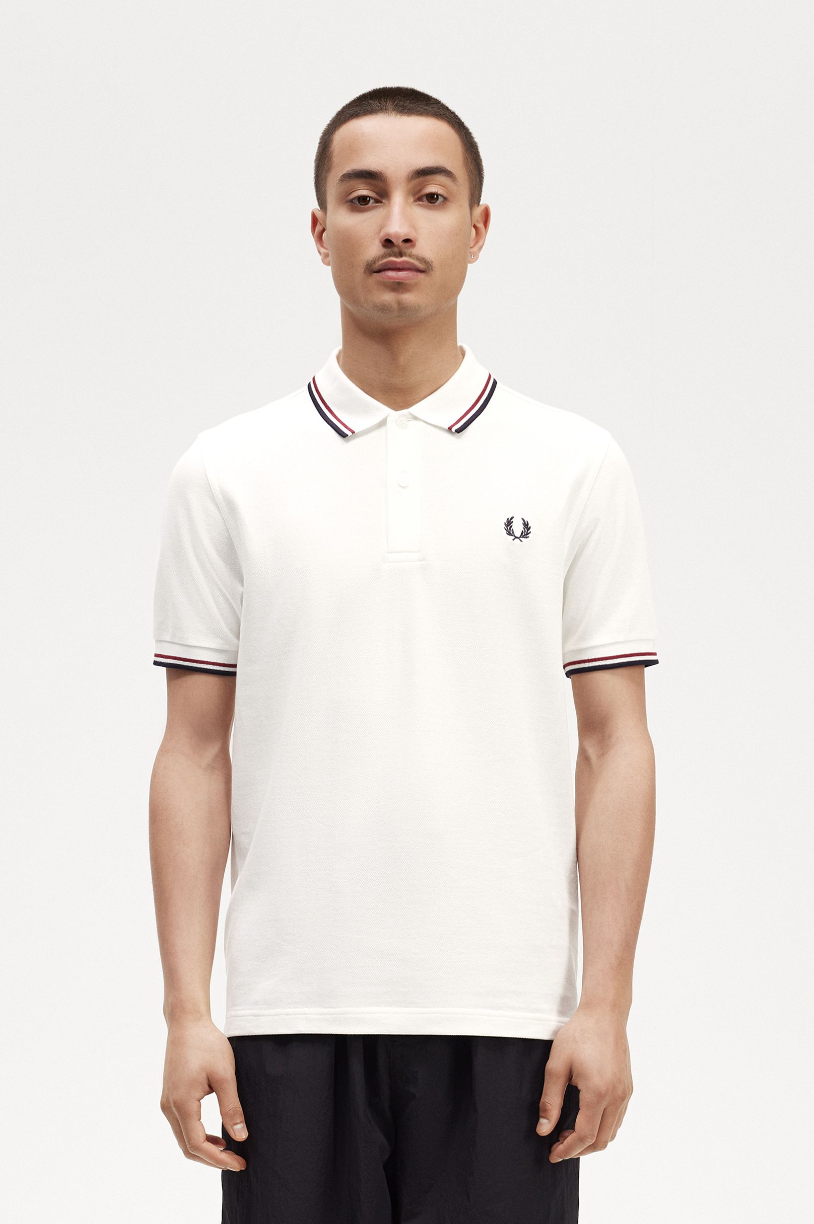 Fred Perry - TWIN TIPPED POLO SHIRT - Snow White/Burnt Red/Navy Fred Perry - TWIN TIPPED POLO SHIRT - Snow White/Burnt Red/Navy