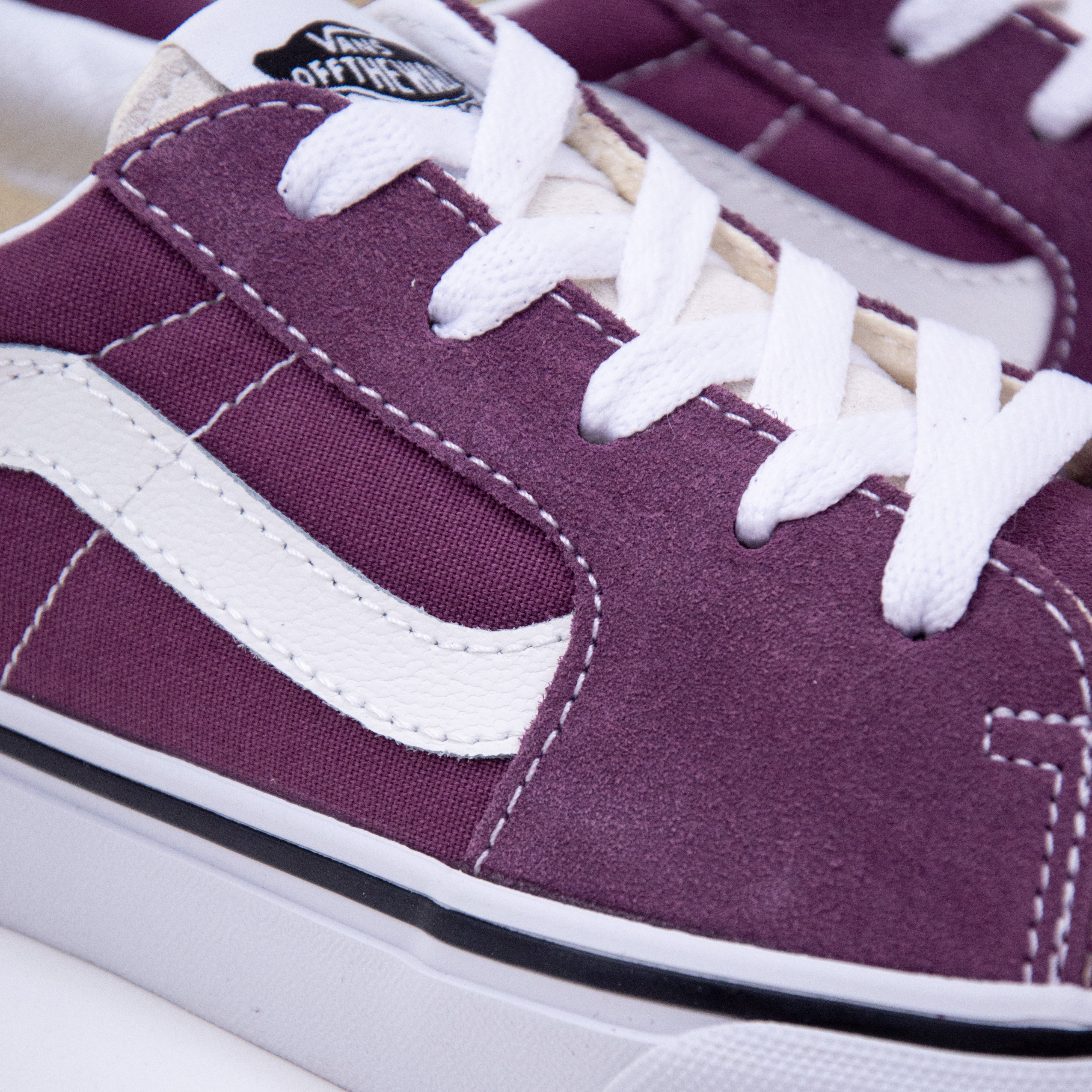 Vans - SK8-LOW - Vacation Casuals Plum Wine Vans - SK8-LOW - Vacation Casuals Plum Wine