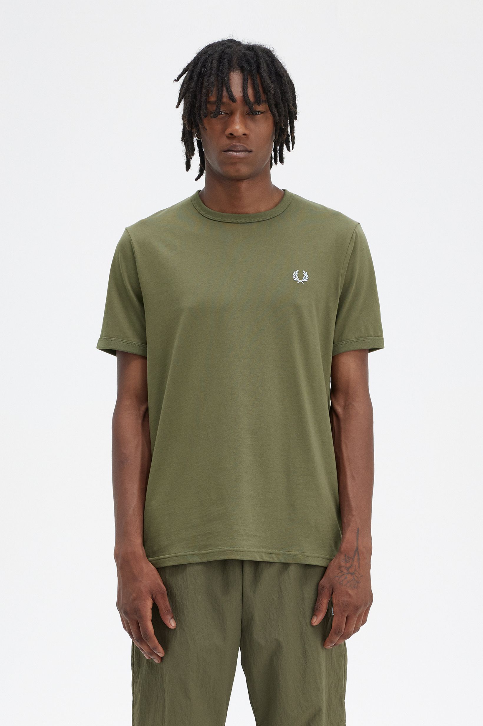 Fred Perry - RINGER T-SHIRT - Uniform Green