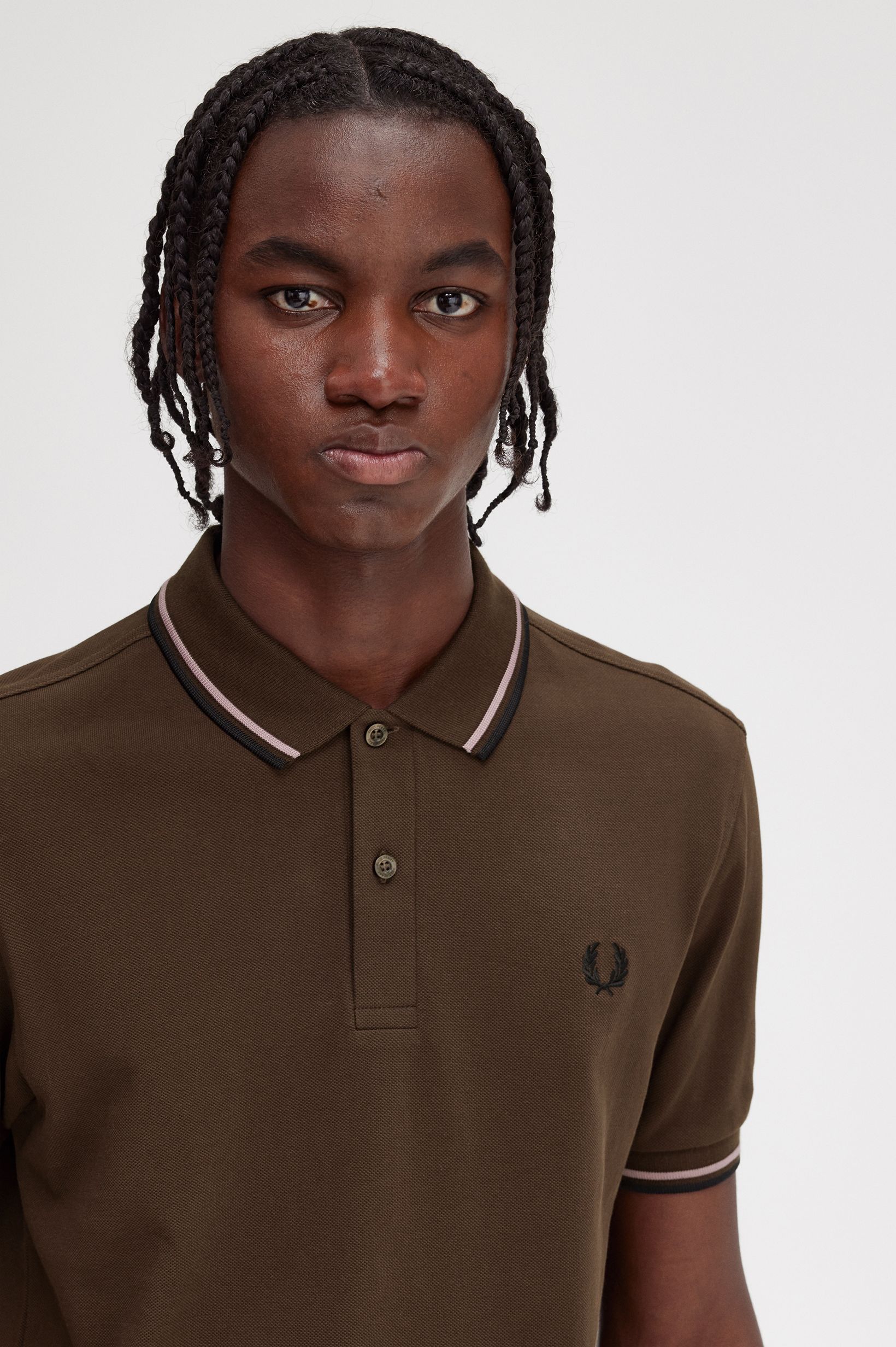 Fred Perry - TWIN TIPPED POLO SHIRT - Burnt Tobacco/Dark Pink/Black