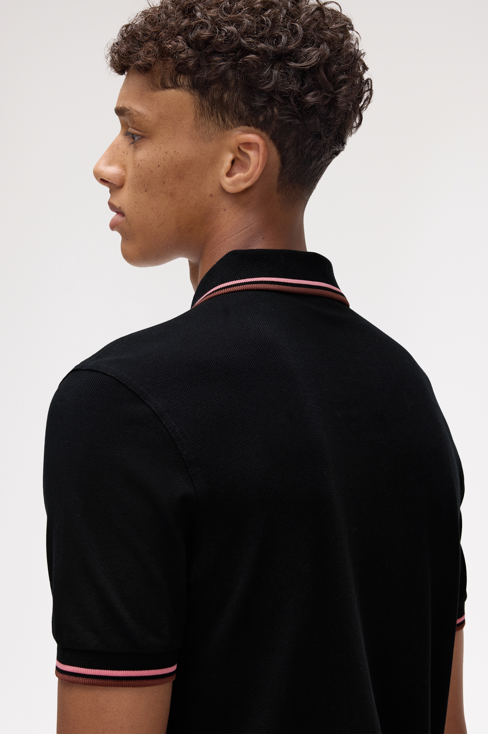 Fred Perry - TWIN TIPPED POLO SHIRT - Black/Putty Pink/Whisky Brown