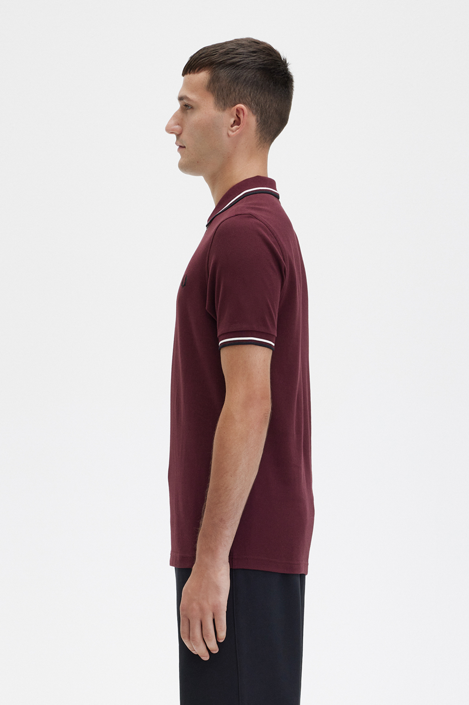 Fred Perry - TWIN TIPPED POLO SHIRT - Oxblood/Ecru/Black