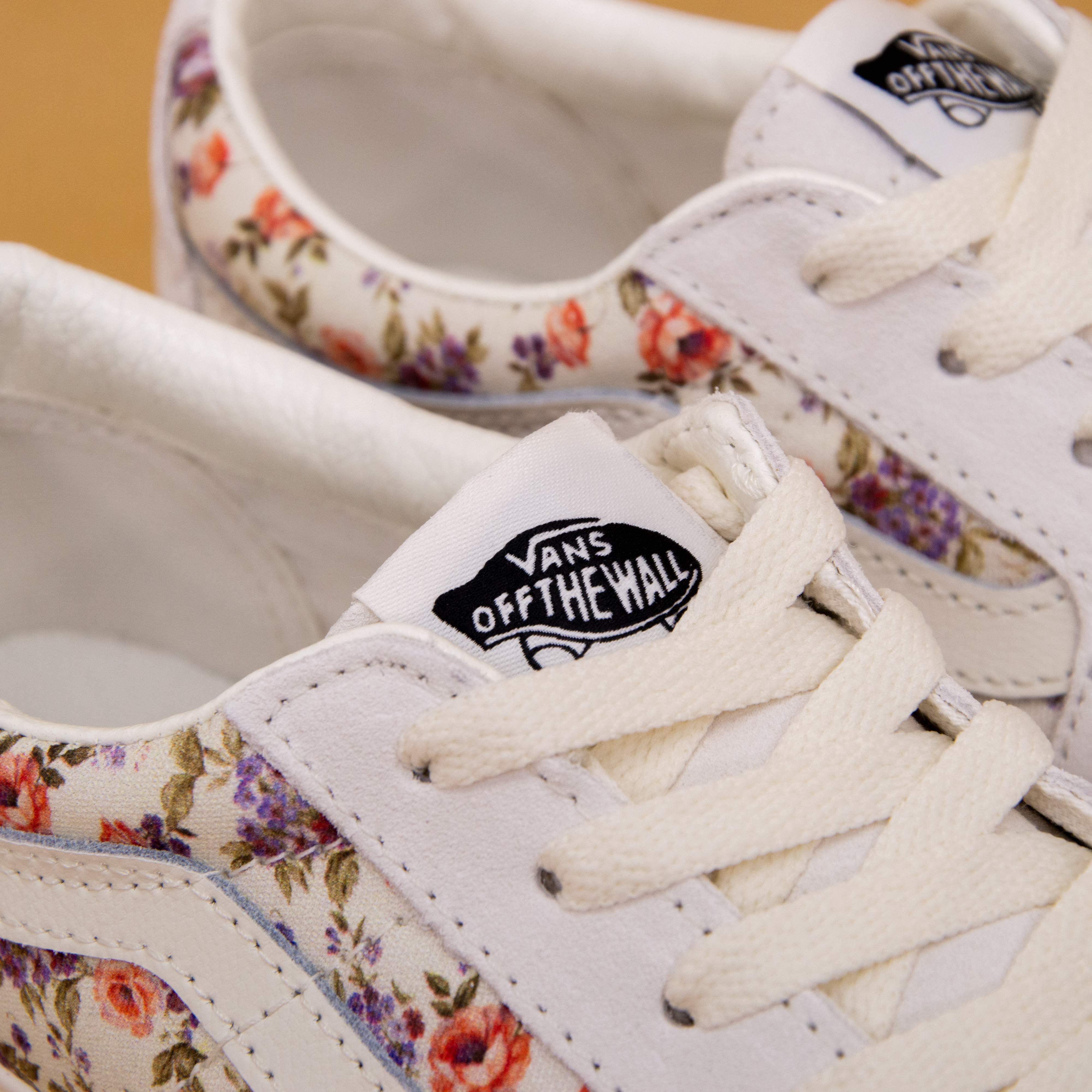 Vans - SK8-LOW - Vintage Floral Marshmallow Vans - SK8-LOW - Vintage Floral Marshmallow