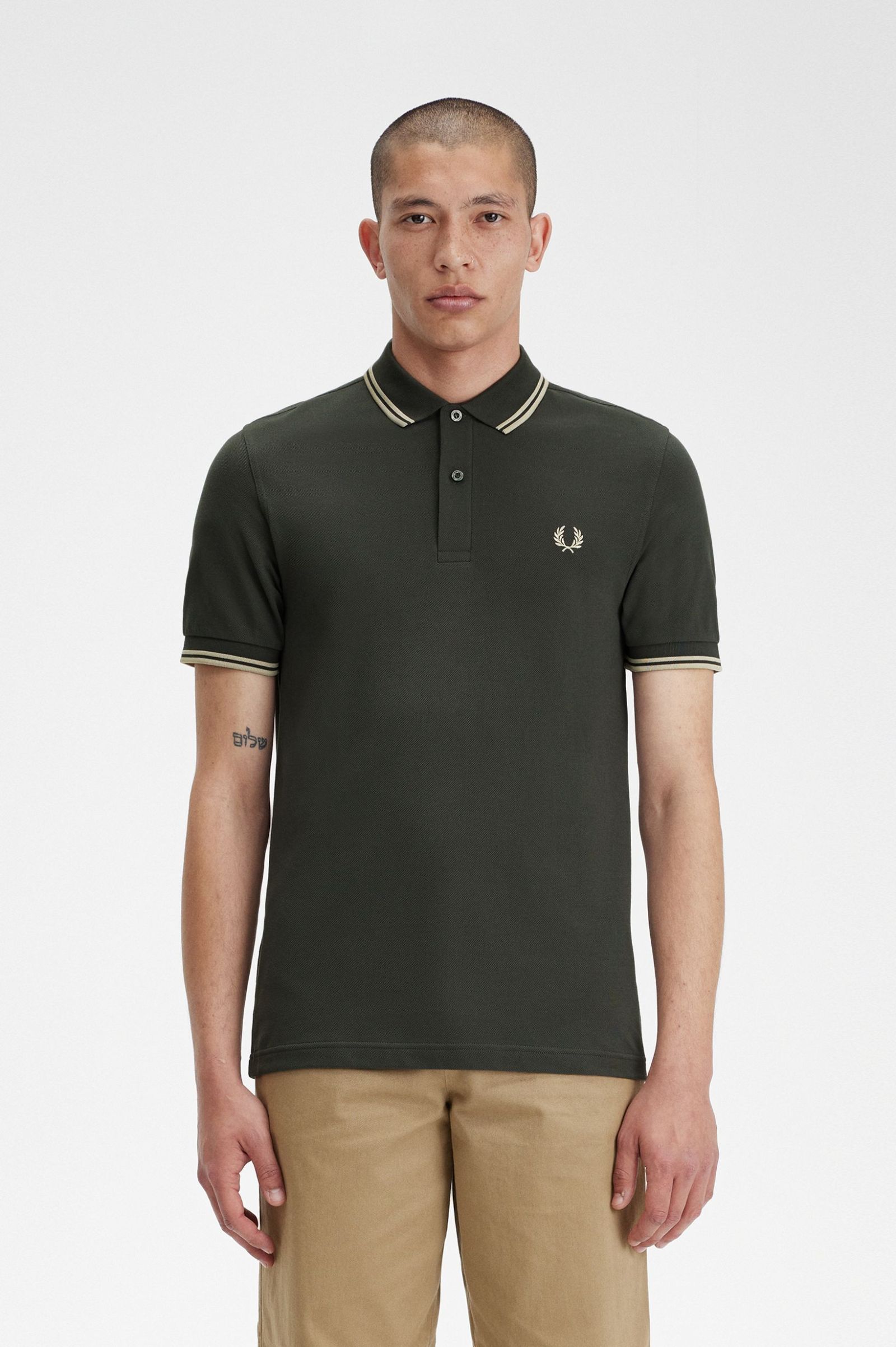 Fred Perry - TWIN TIPPED POLO SHIRT - Fiel Green/Oatmeal
