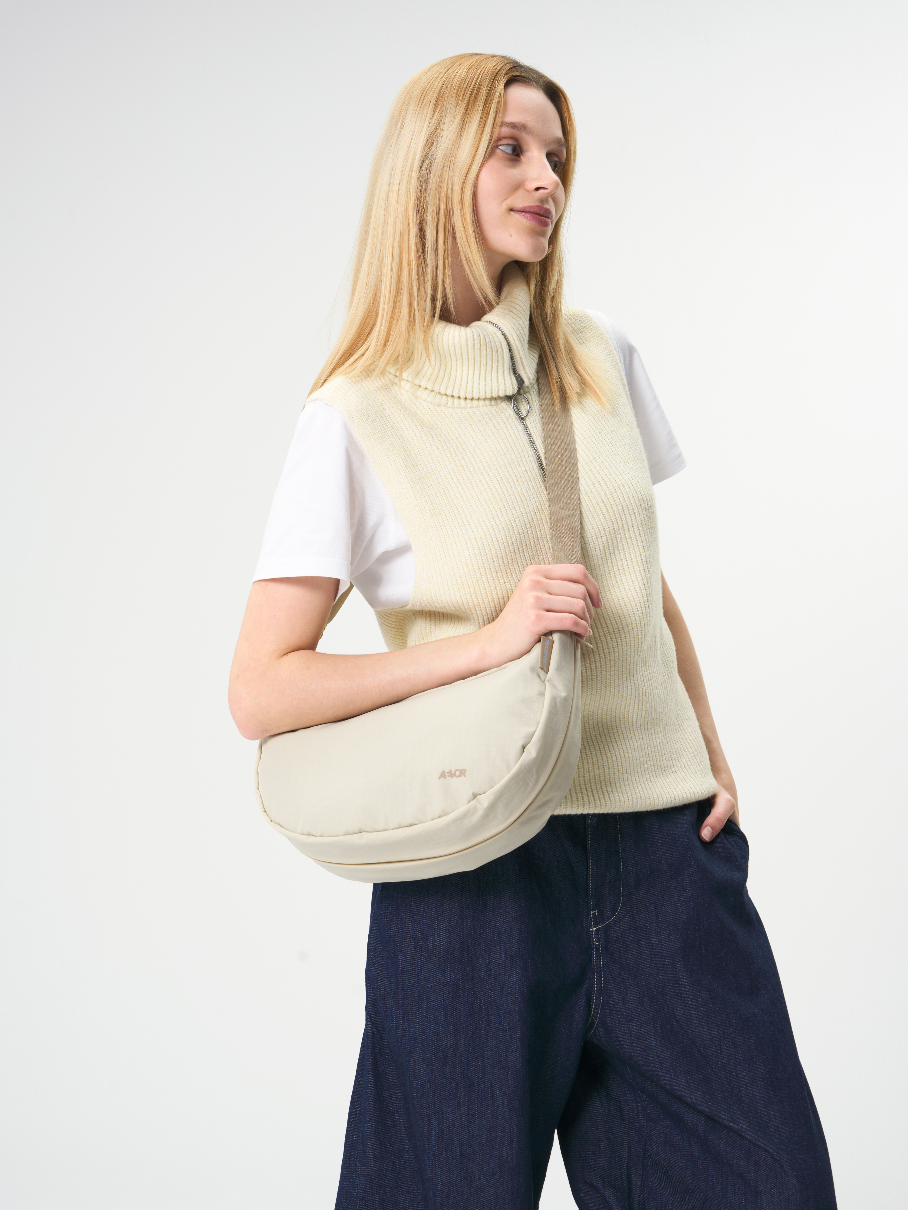 Aevor - BIKE SLING BAG - Off White Aevor - BIKE SLING BAG - Off White