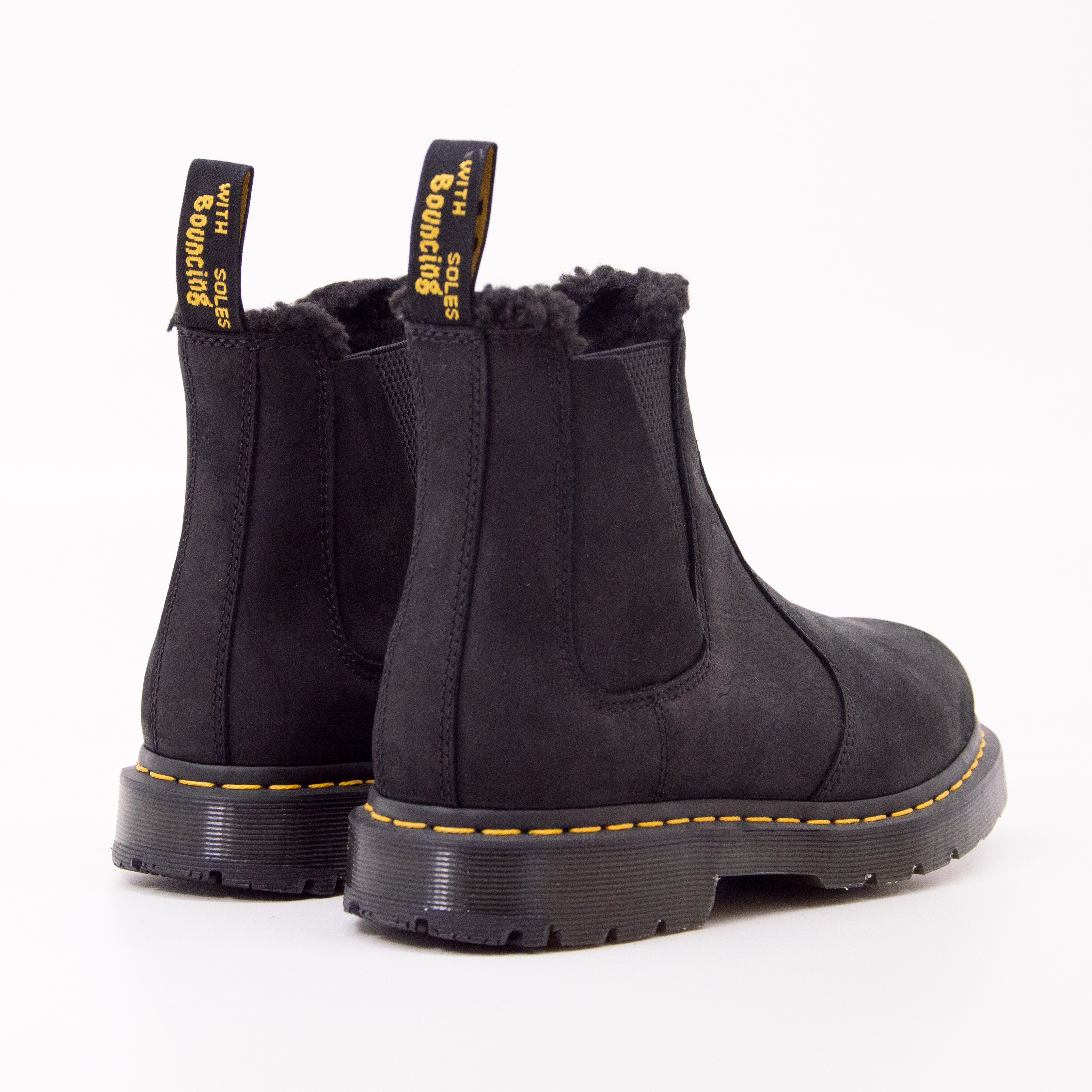 Dr. Martens - 2976 CHELSEA WINTERGRIP - Black (Outlaw WP)