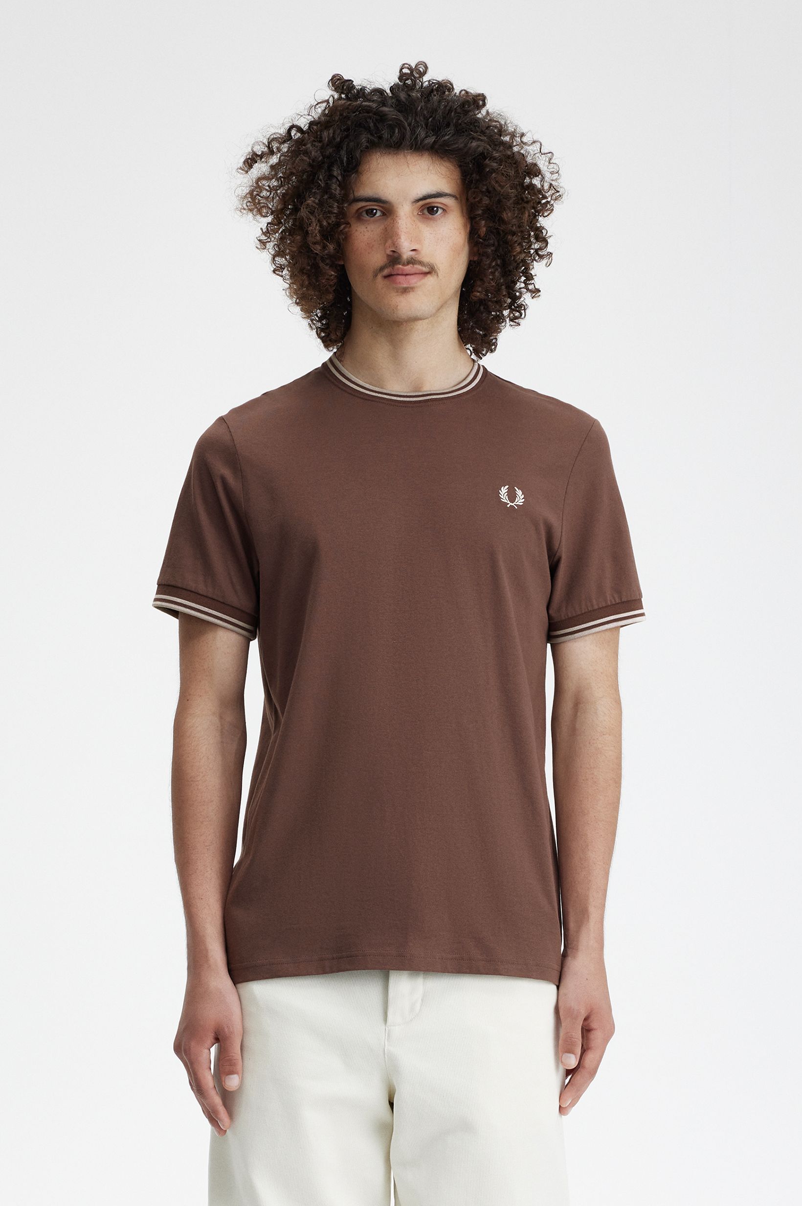 Fred Perry - TWIN TIPPED T-SHIRT - Brick/Warm Grey