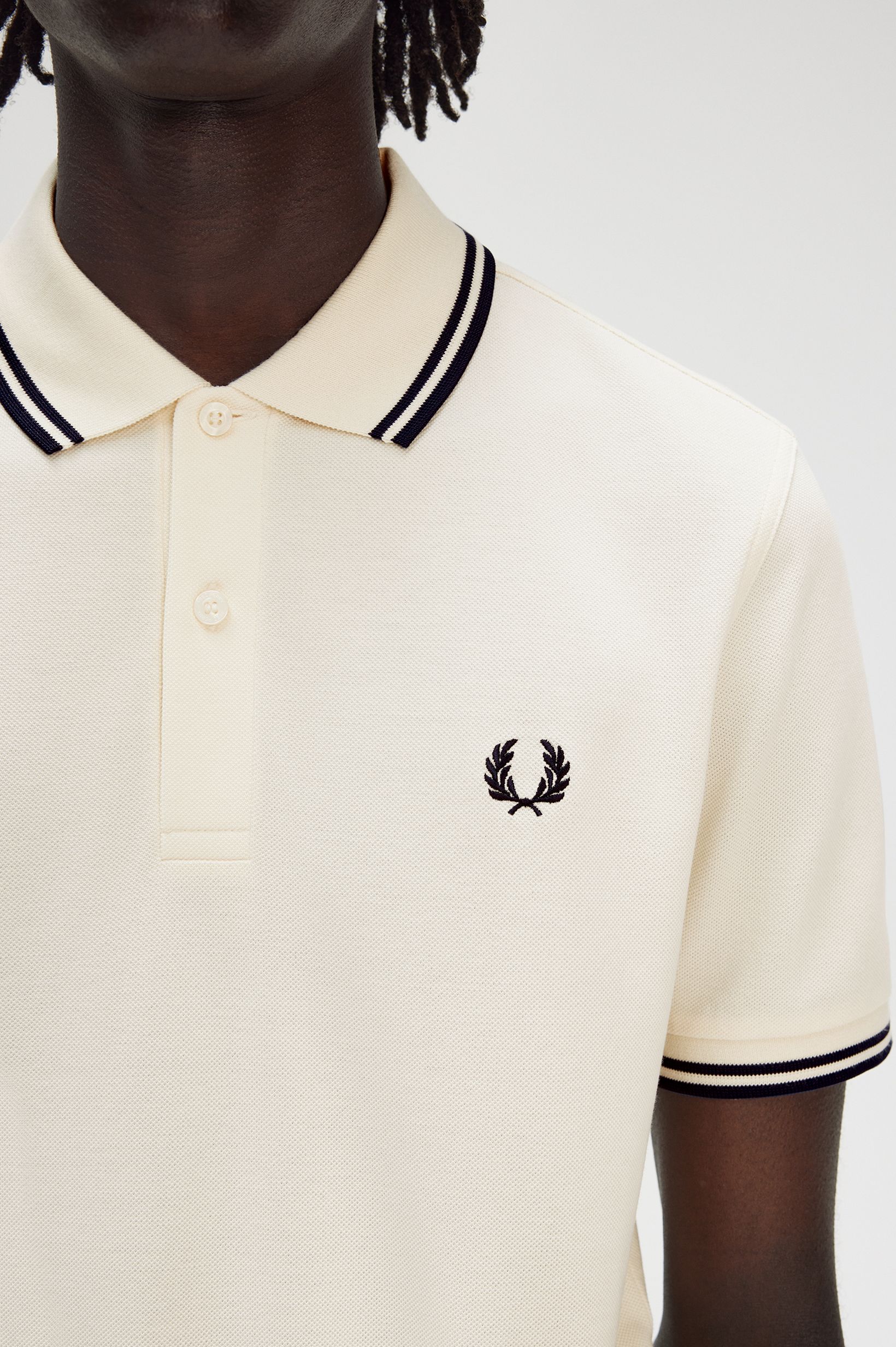 Fred Perry - TWIN TIPPED POLO SHIRT - Ecru/Tennis Blue Fred Perry - TWIN TIPPED POLO SHIRT - Ecru/Tennis Blue