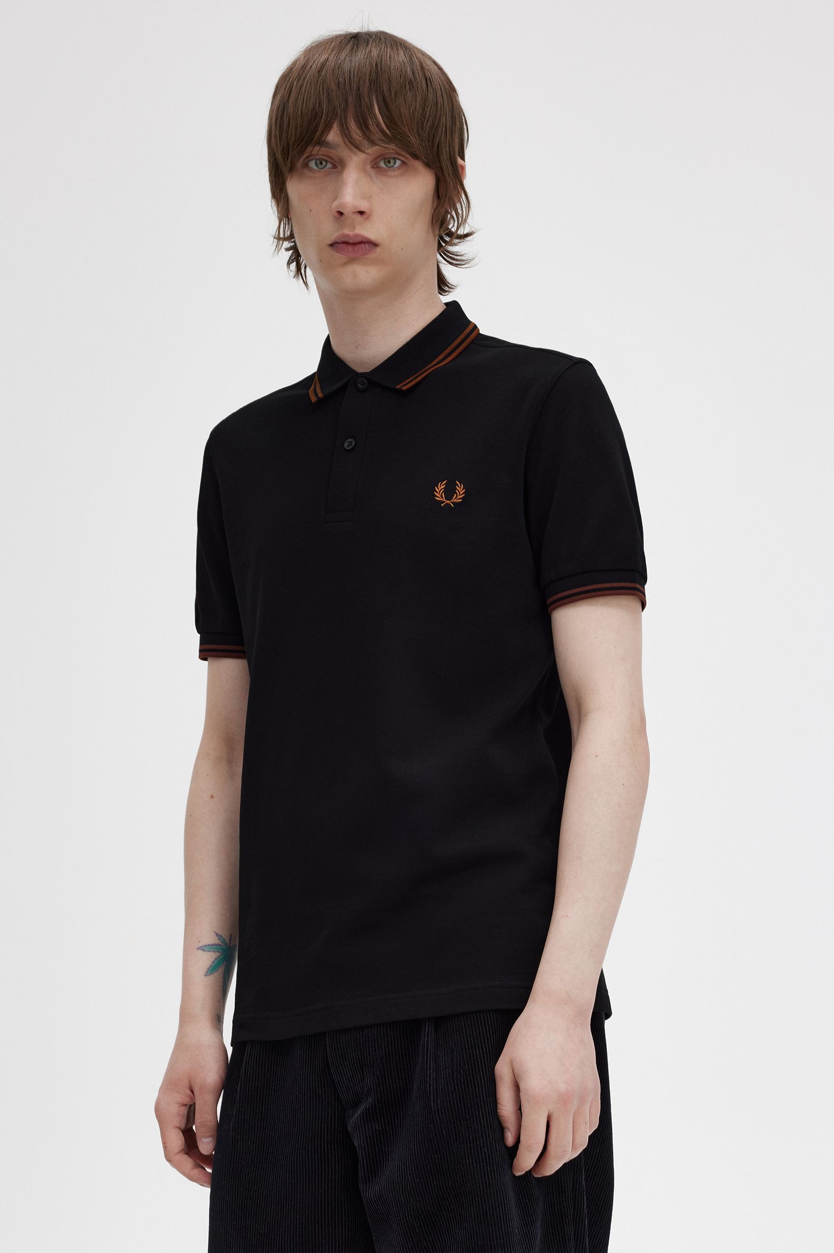 Fred Perry - TWIN TIPPED POLO SHIRT - Black/Whisky Brown